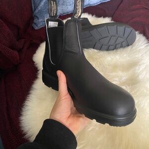 Blundstones #510 black leather